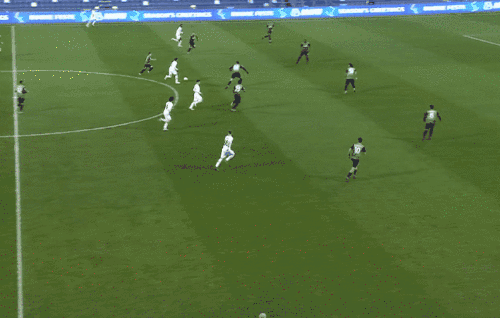  米兰双雄争夺意甲金靴激烈  